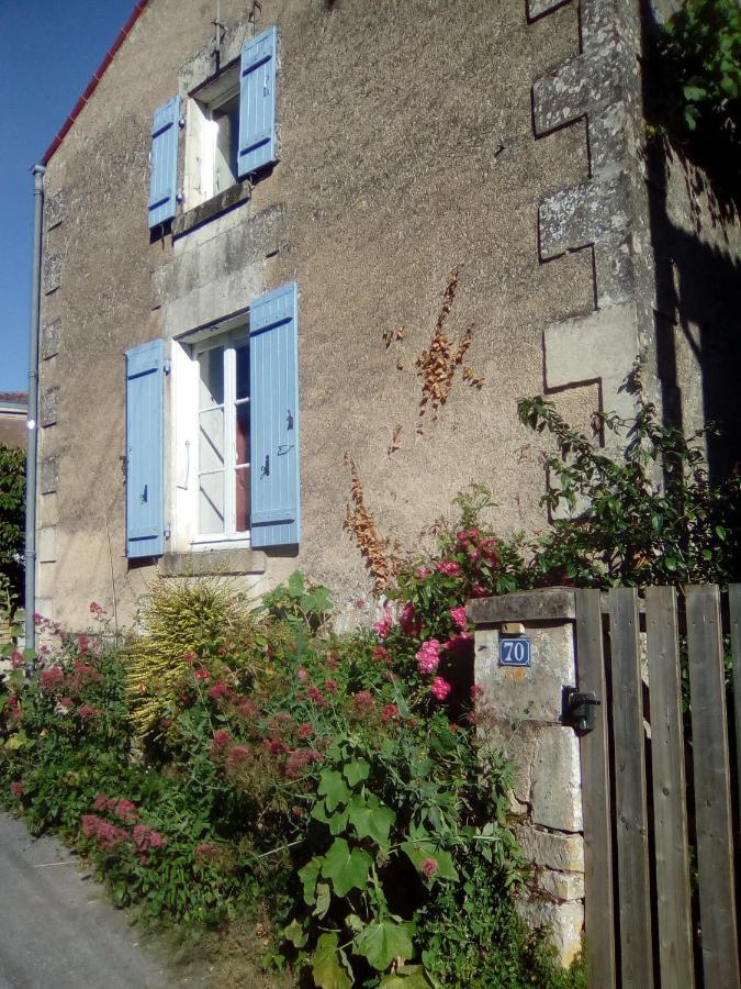 Les Volets Bleus Villa Arcais ภายนอก รูปภาพ