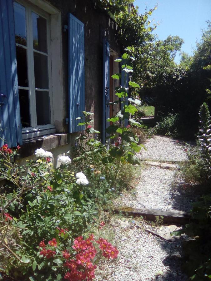 Les Volets Bleus Villa Arcais ภายนอก รูปภาพ
